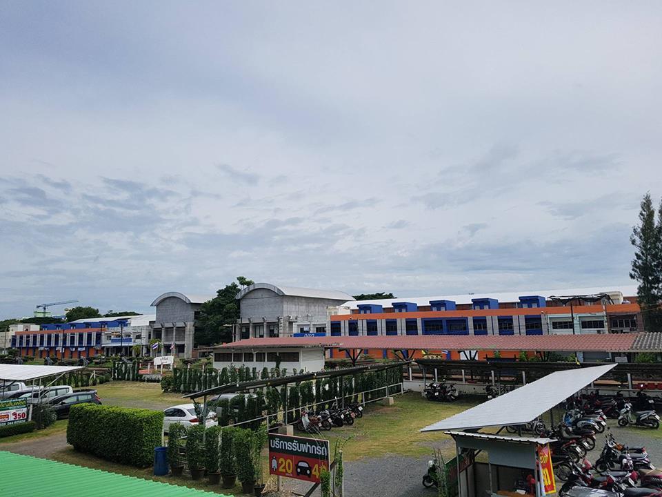 Jaroensin Place Buriram Eksteriør bilde