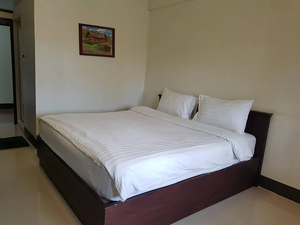 Jaroensin Place Buriram Eksteriør bilde